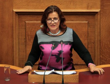 Θ. Φωτίου: «Από τον Γενάρη του 2018 θα εξομαλυνθούν οι καθυστερήσεις των επιδομάτων»